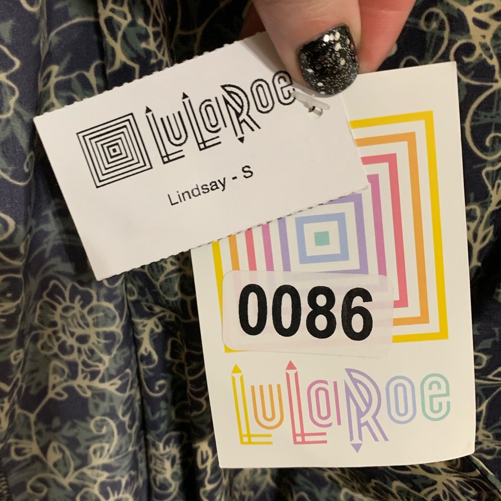 LulaRoe Lindsay - Picture 13 of 14
